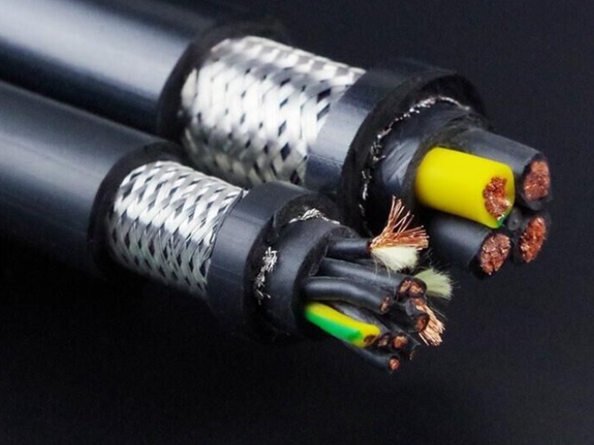 廣東起聯(lián)電纜來(lái)給大家介紹一下柔性電纜的種類及安裝要求.jpg 廣東起聯(lián)電纜來(lái)給大家介紹一下柔性電纜的種類及安裝要求.jpg